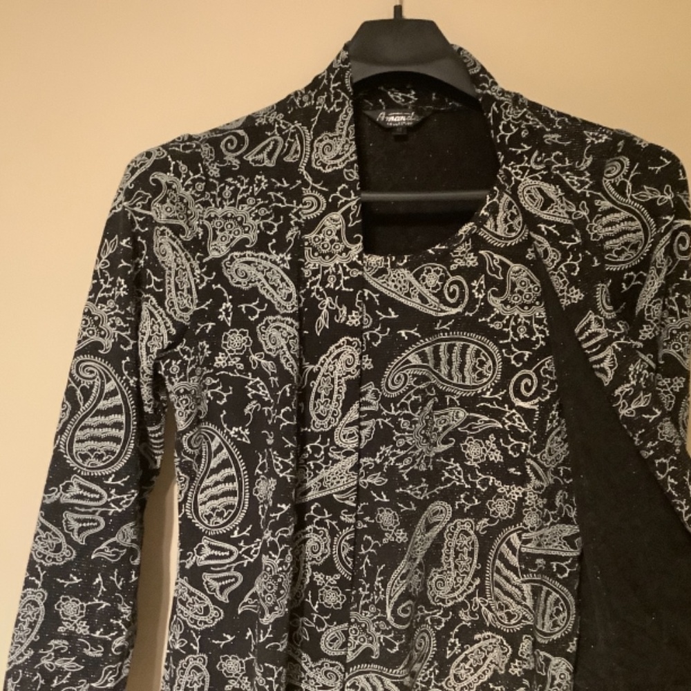 One Piece Blouse - Picture 3 of 4
